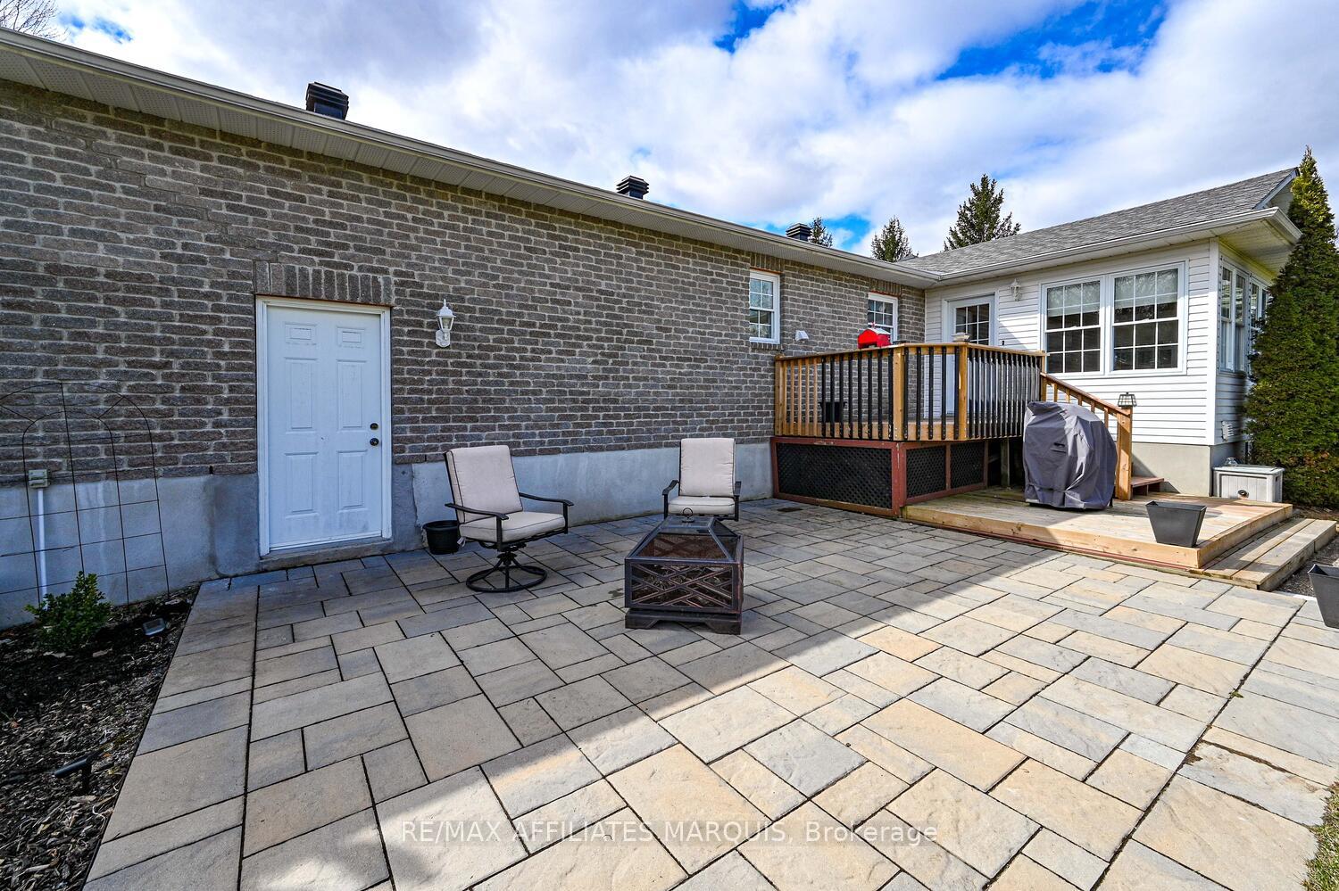 Photo 38 of 10 Tudor Circle, Rideau Lakes, Rideau Lakes (South Elmsley) Twp — HOMEH