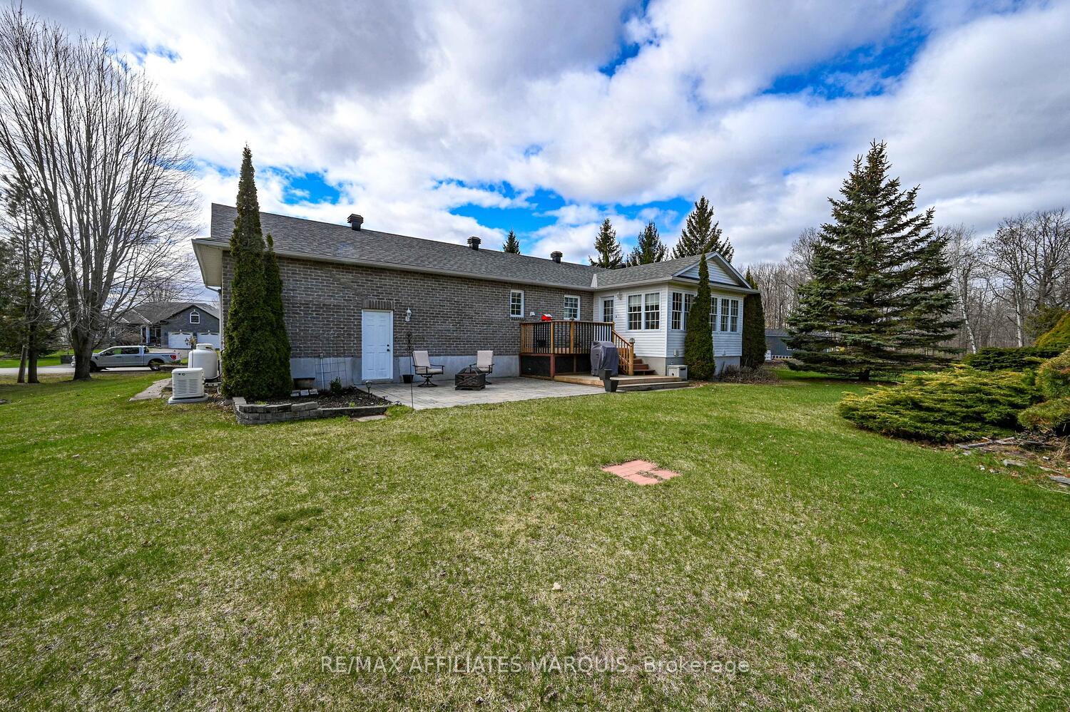 Photo 43 of 10 Tudor Circle, Rideau Lakes, Rideau Lakes (South Elmsley) Twp — HOMEH