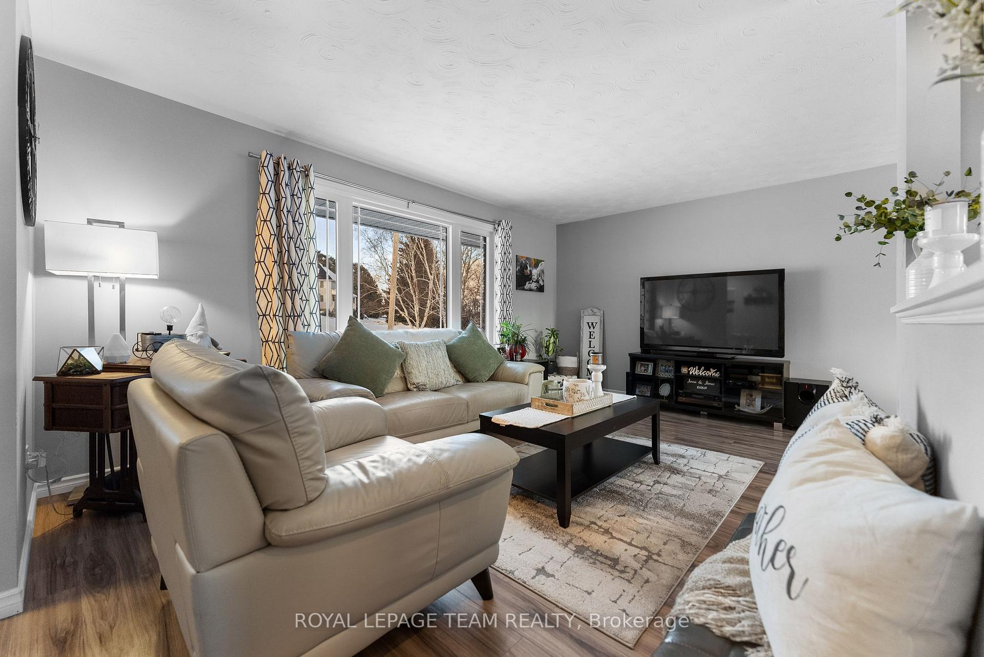 Photo 10 of 69 Erindale Avenue, Renfrew — HOMEH