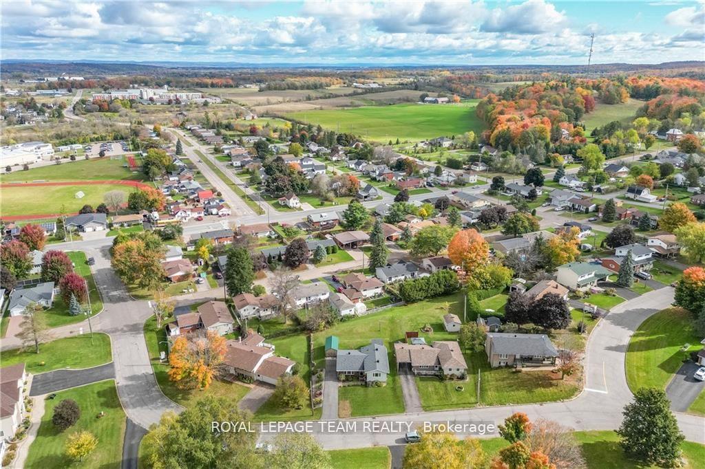 Photo 34 of 69 Erindale Avenue, Renfrew — HOMEH