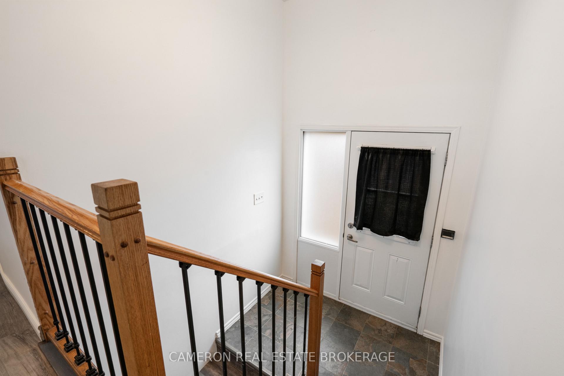 Photo 3 of 8 Head Street, South Glengarry, Lancaster — HOMEH