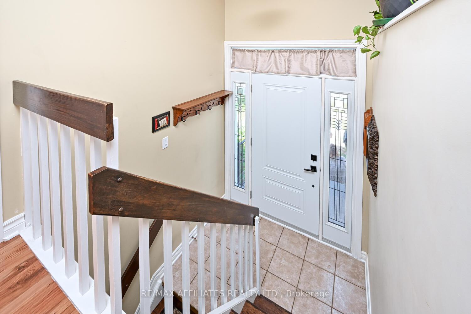 Photo 7 of 107 Merrick Street, Smiths Falls — HOMEH