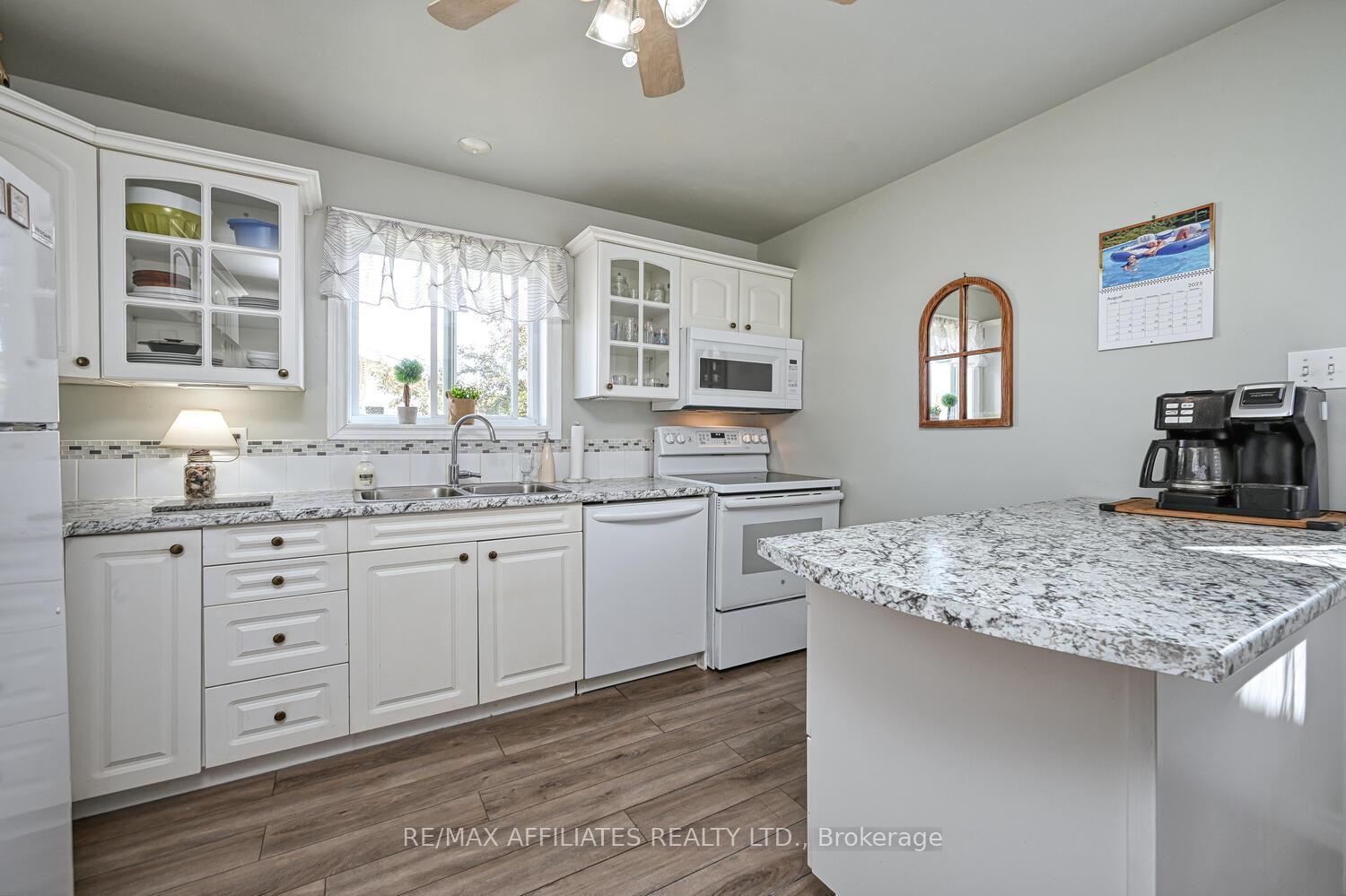 Photo 16 of 107 Merrick Street, Smiths Falls — HOMEH