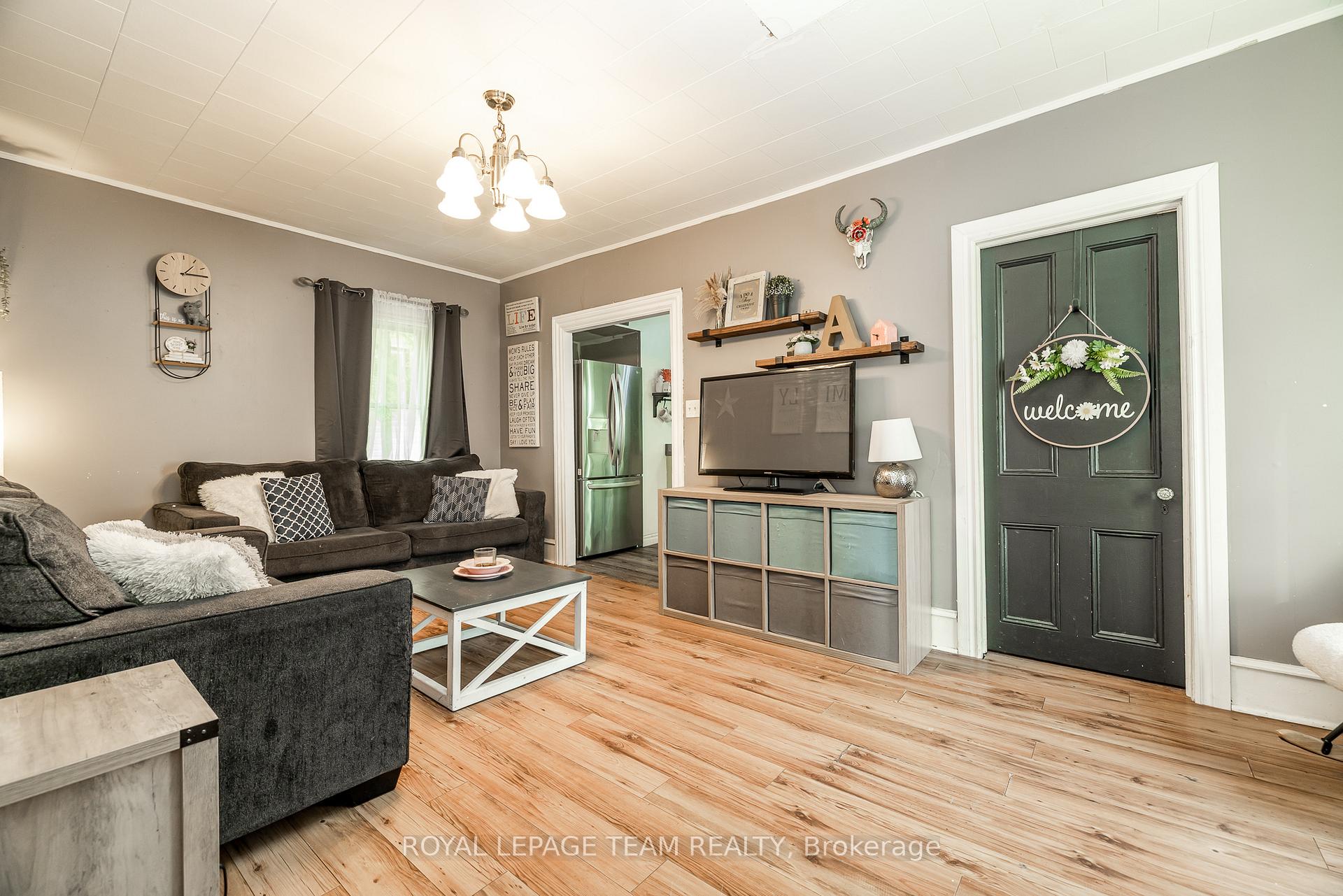 Photo 7 of 14 River Street, Smiths Falls — HOMEH