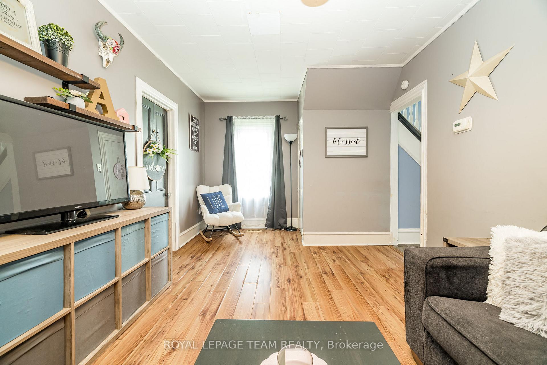 Photo 10 of 14 River Street, Smiths Falls — HOMEH