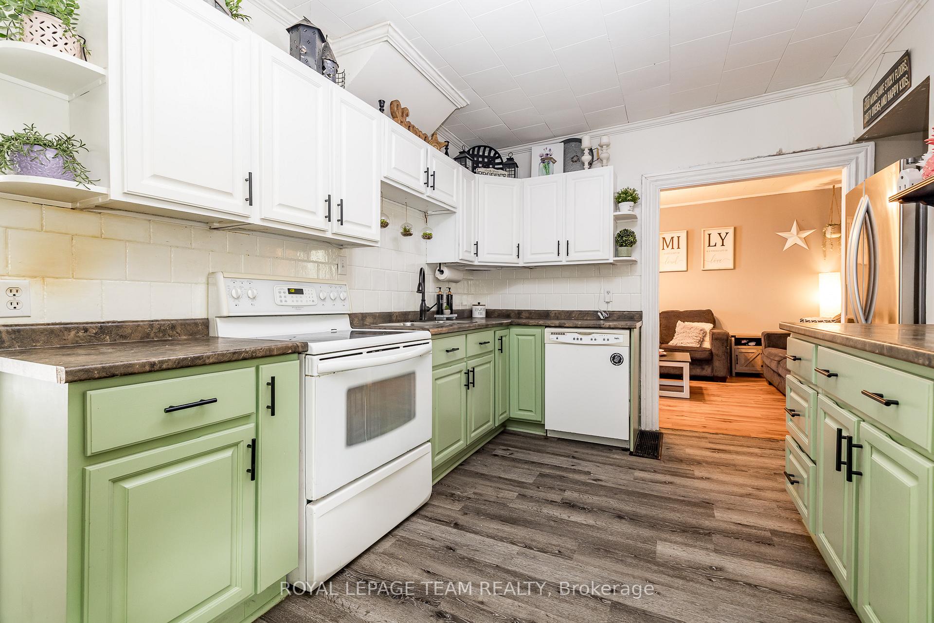 Photo 12 of 14 River Street, Smiths Falls — HOMEH