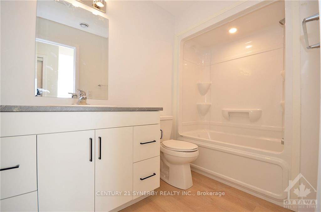 Photo 7 of Unit 301, 7 Maple Avenue, Smiths Falls — HOMEH