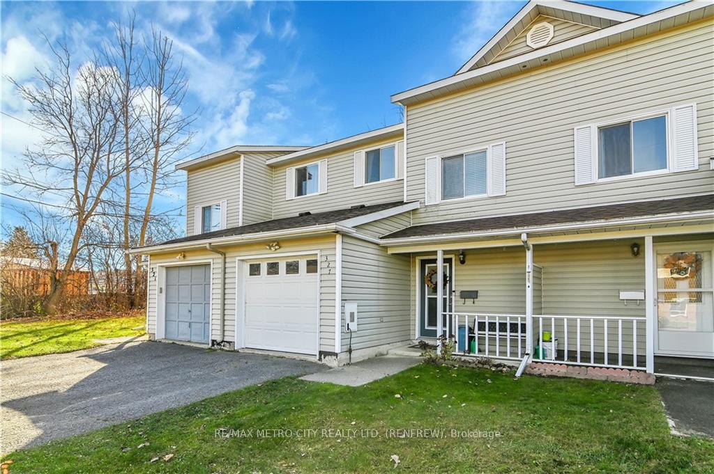 Photo 1 of 327 Airth Boulevard, Renfrew — HOMEH