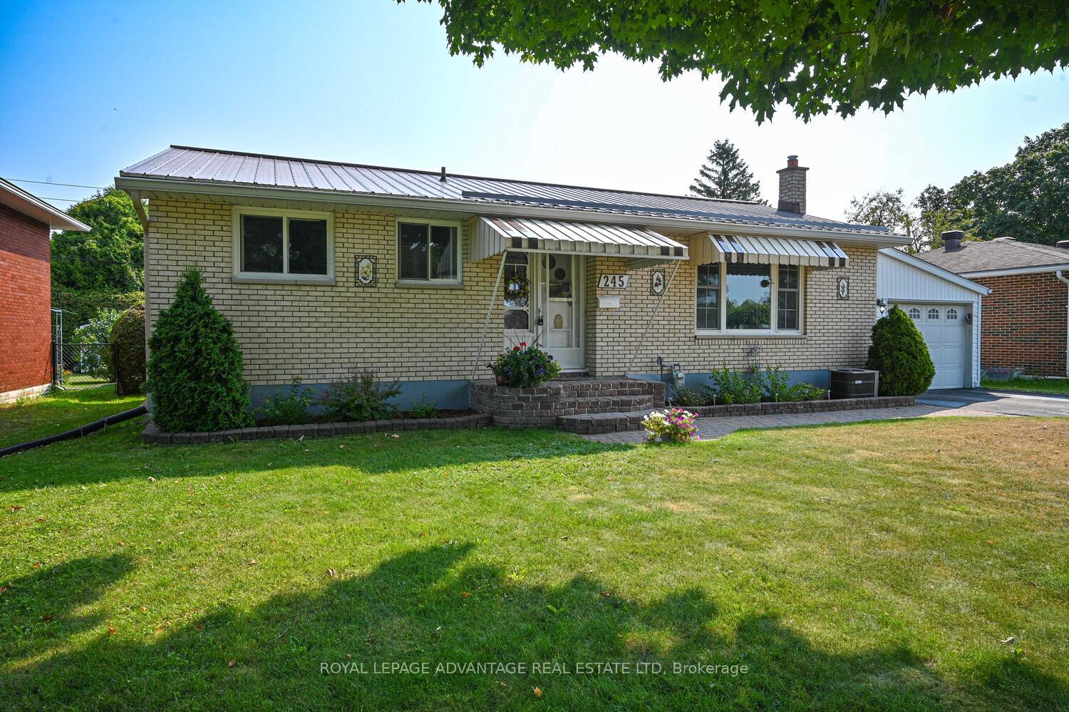 Photo 4 of 245 Allan Street, Smiths Falls — HOMEH