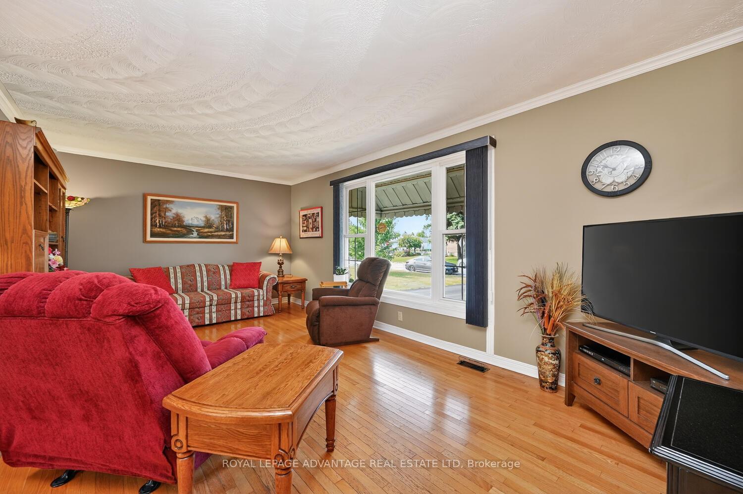Photo 6 of 245 Allan Street, Smiths Falls — HOMEH