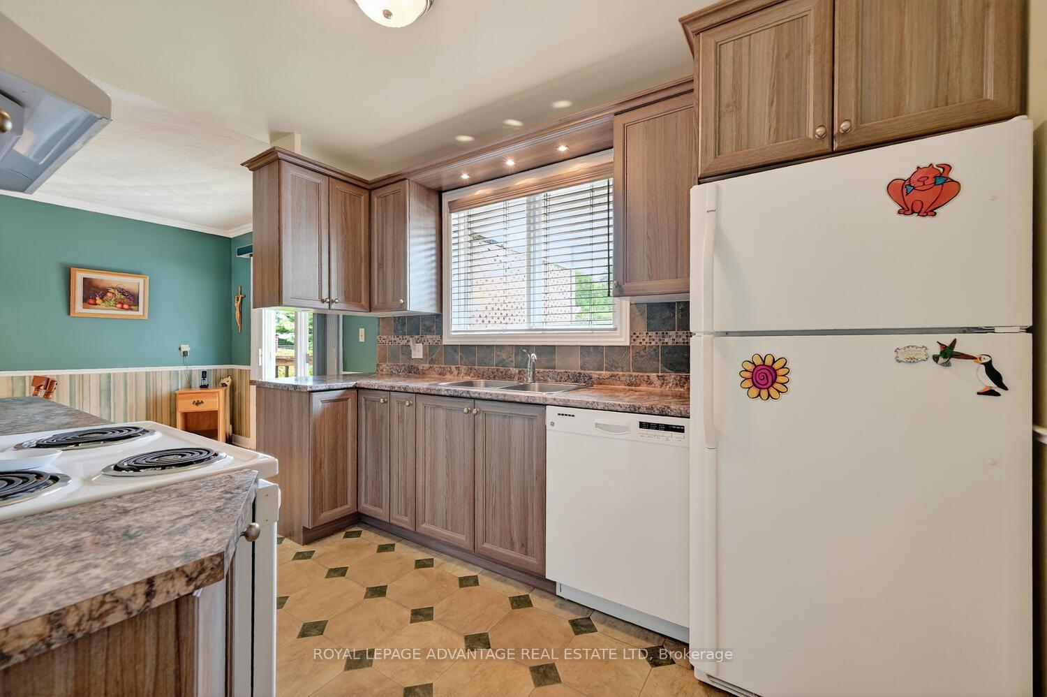 Photo 19 of 245 Allan Street, Smiths Falls — HOMEH