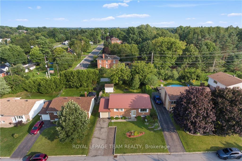 Photo 2 of 99 Ivy Avenue, Renfrew — HOMEH