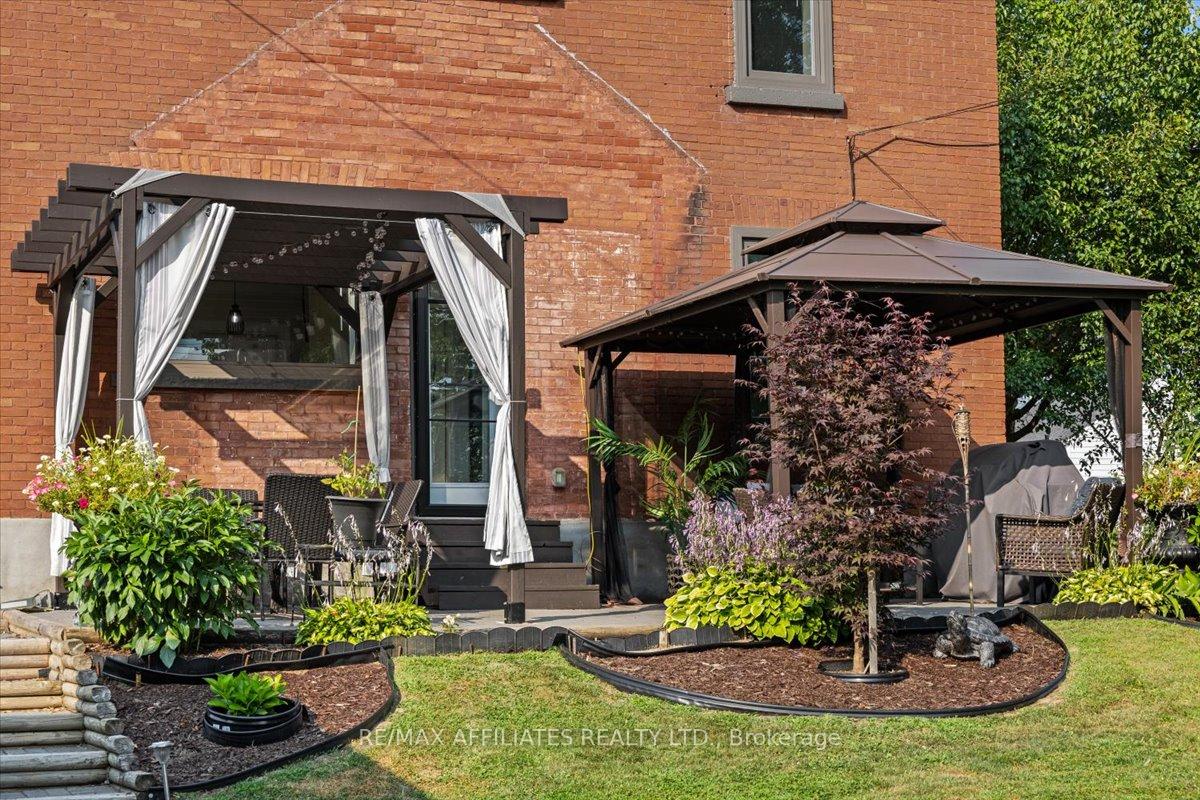 Photo 27 of 30 Queen Street, Smiths Falls — HOMEH