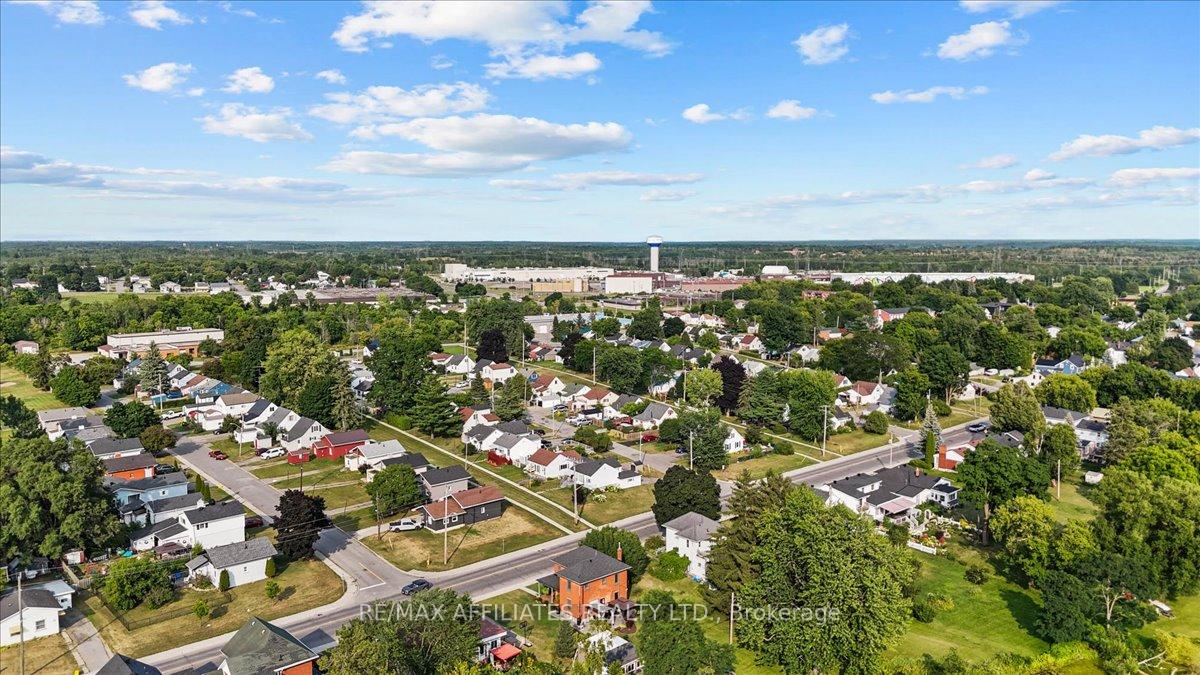Photo 34 of 30 Queen Street, Smiths Falls — HOMEH