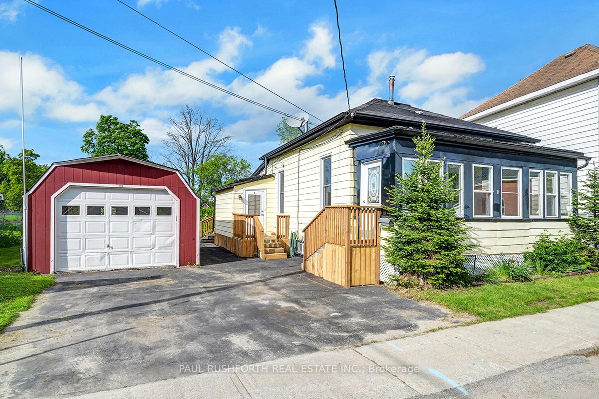 Photo 2 of 1 Winnifred Street S, Smiths Falls — HOMEH