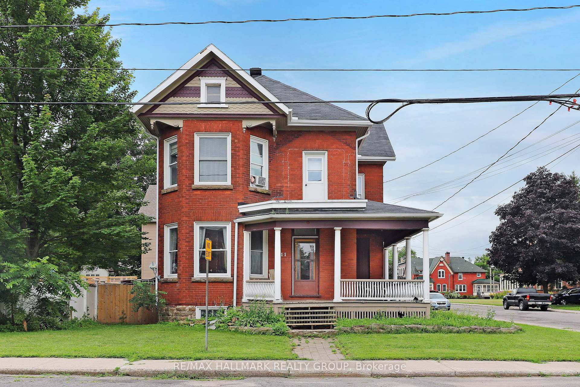 Photo 1 of 11 Glen Avenue, Smiths Falls — HOMEH