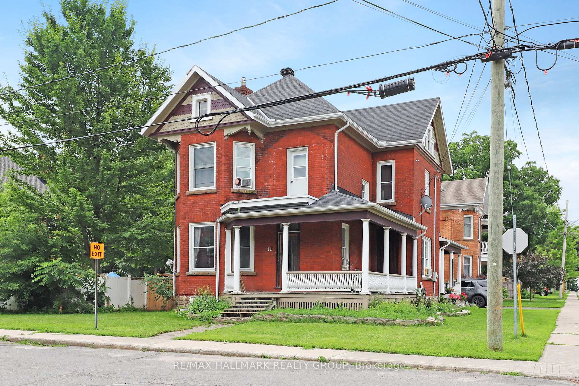 Photo 2 of 11 Glen Avenue, Smiths Falls — HOMEH