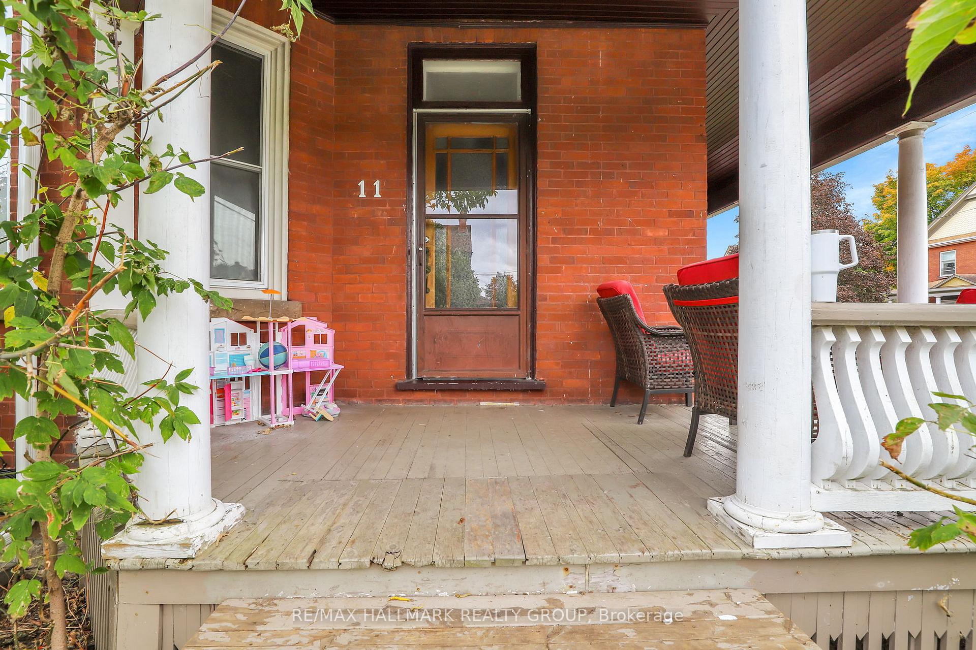 Photo 4 of 11 Glen Avenue, Smiths Falls — HOMEH