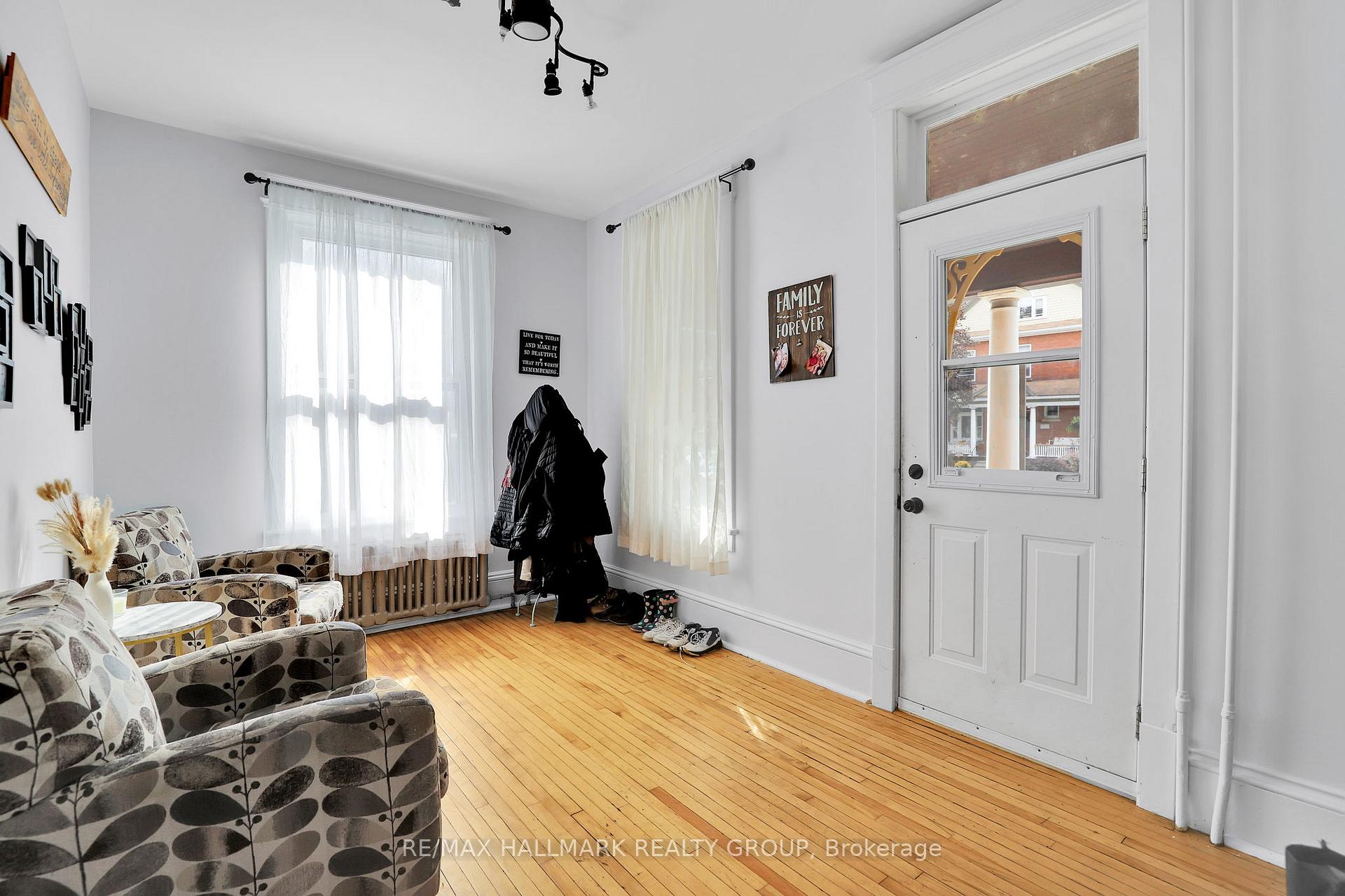 Photo 12 of 11 Glen Avenue, Smiths Falls — HOMEH