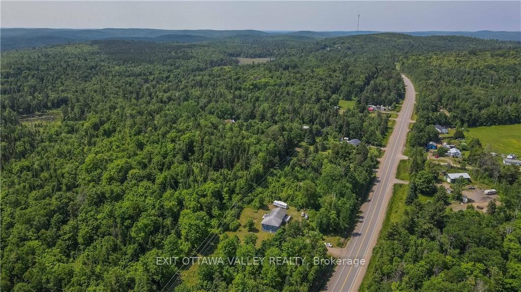 Photo 3 of 25805 Highway 60, South Algonquin — HOMEH