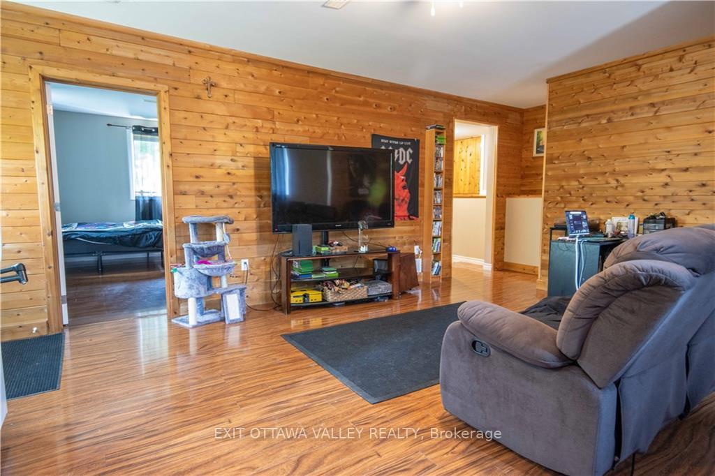 Photo 12 of 25805 Highway 60, South Algonquin — HOMEH