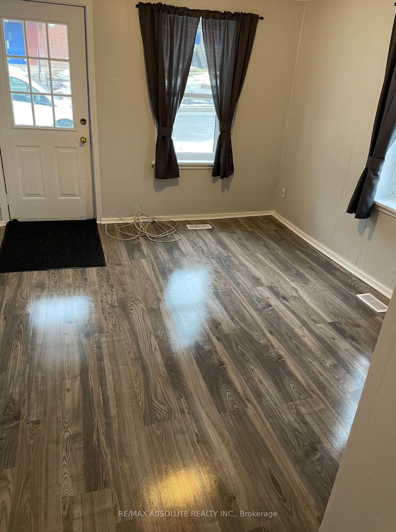 Photo 7 of 174 Queen Street S, Renfrew — HOMEH