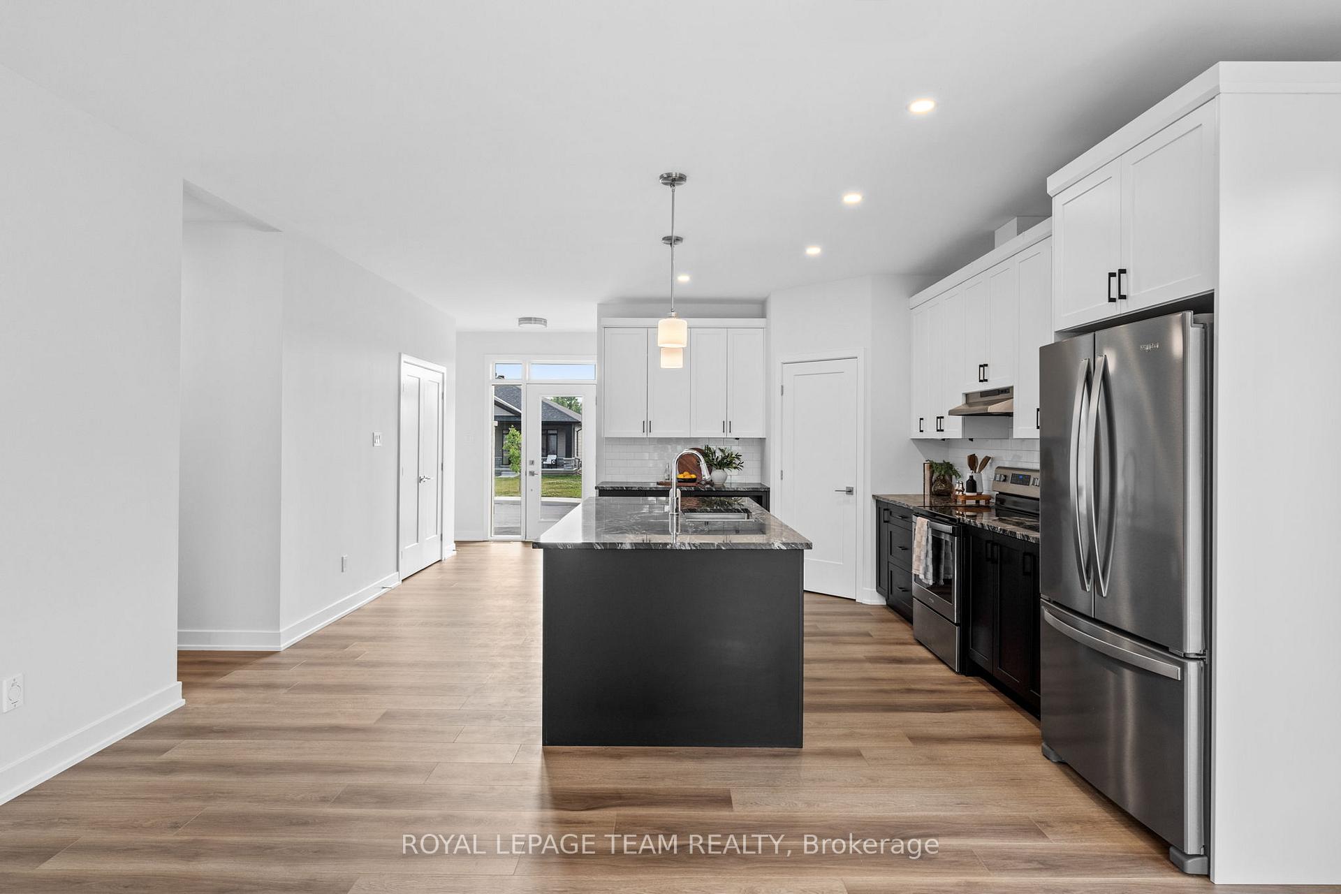 Photo 7 of 293 Wood Avenue, Smiths Falls — HOMEH