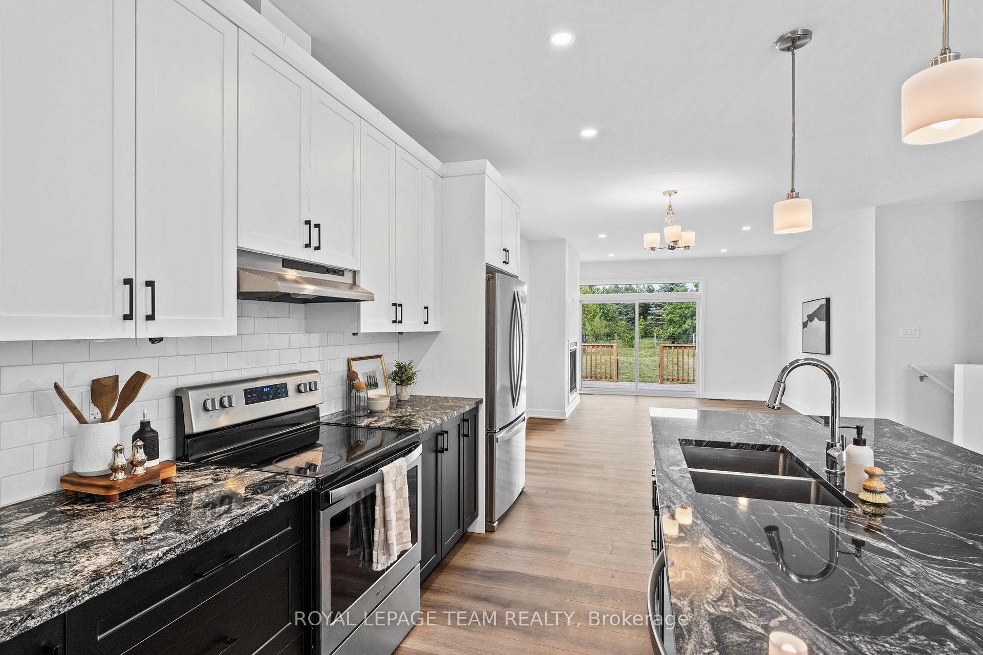Photo 9 of 293 Wood Avenue, Smiths Falls — HOMEH
