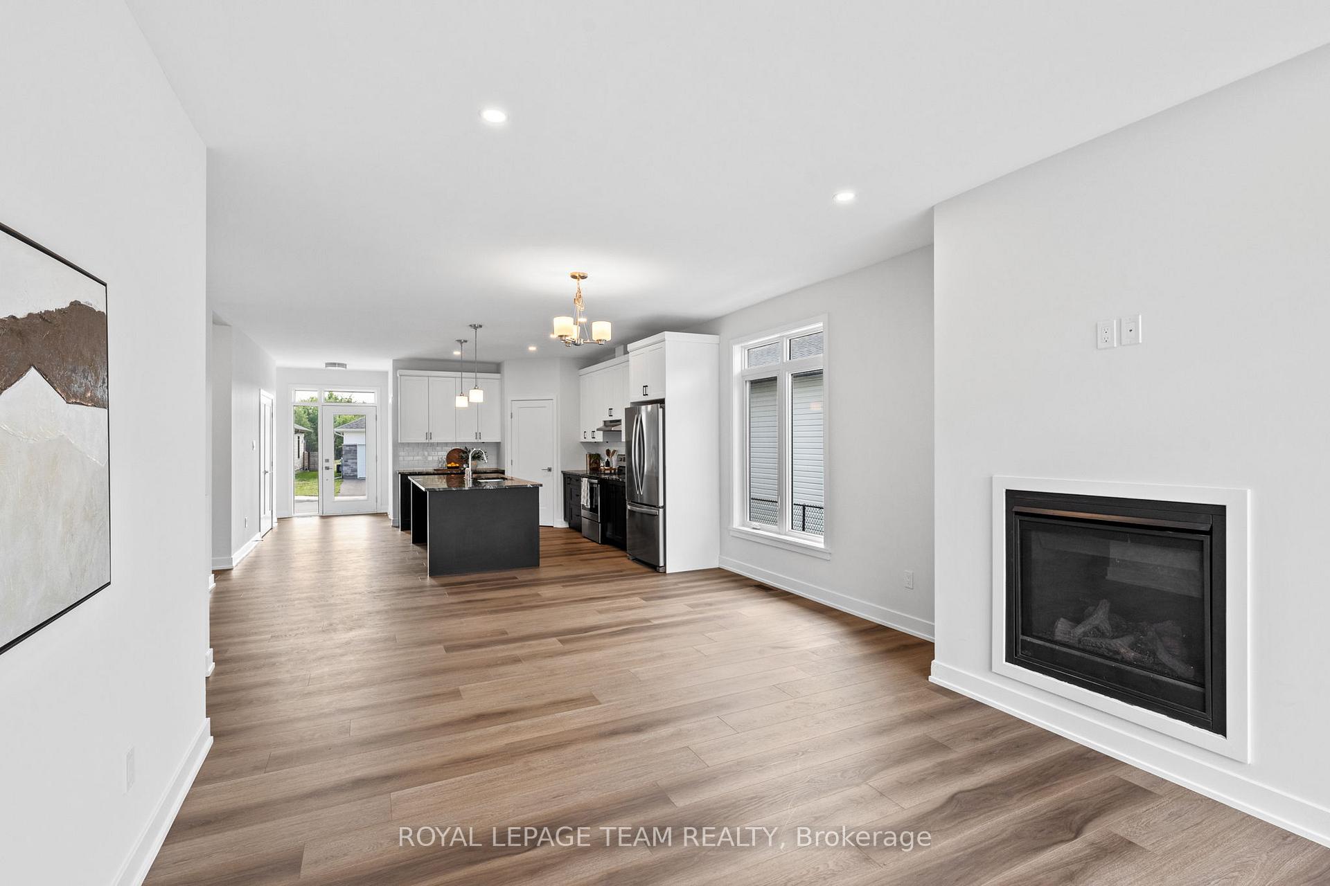 Photo 14 of 293 Wood Avenue, Smiths Falls — HOMEH