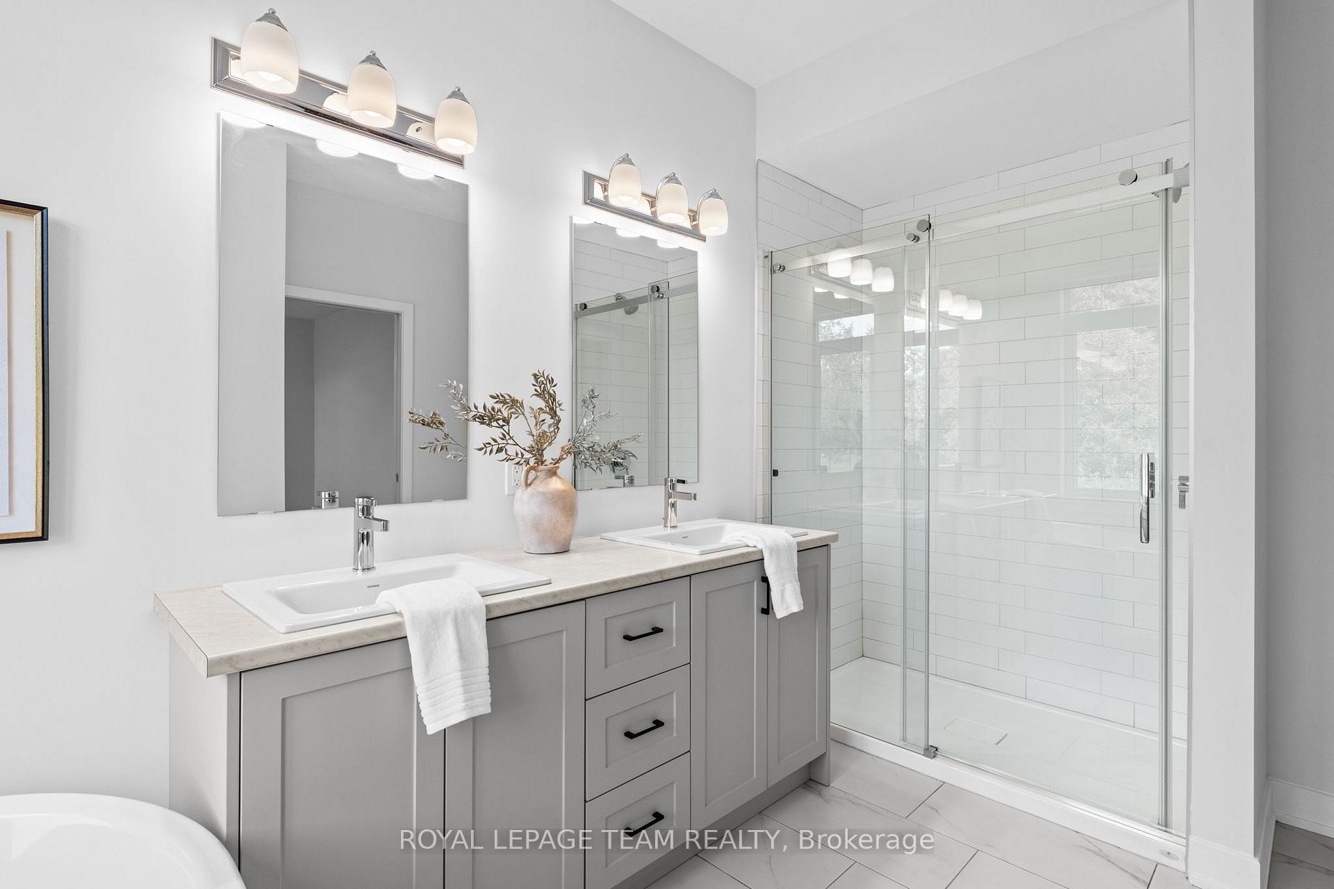 Photo 23 of 293 Wood Avenue, Smiths Falls — HOMEH