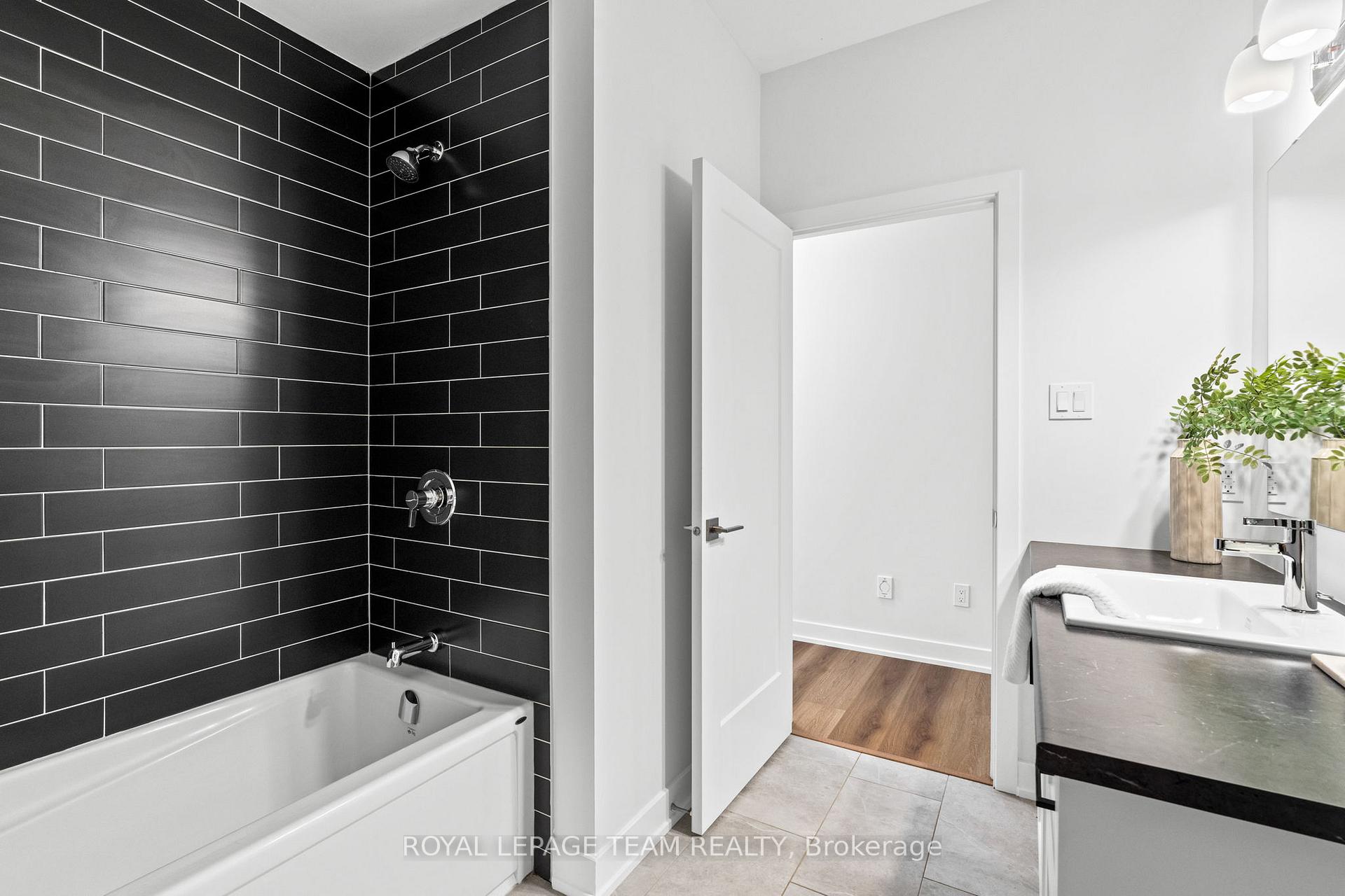 Photo 30 of 293 Wood Avenue, Smiths Falls — HOMEH