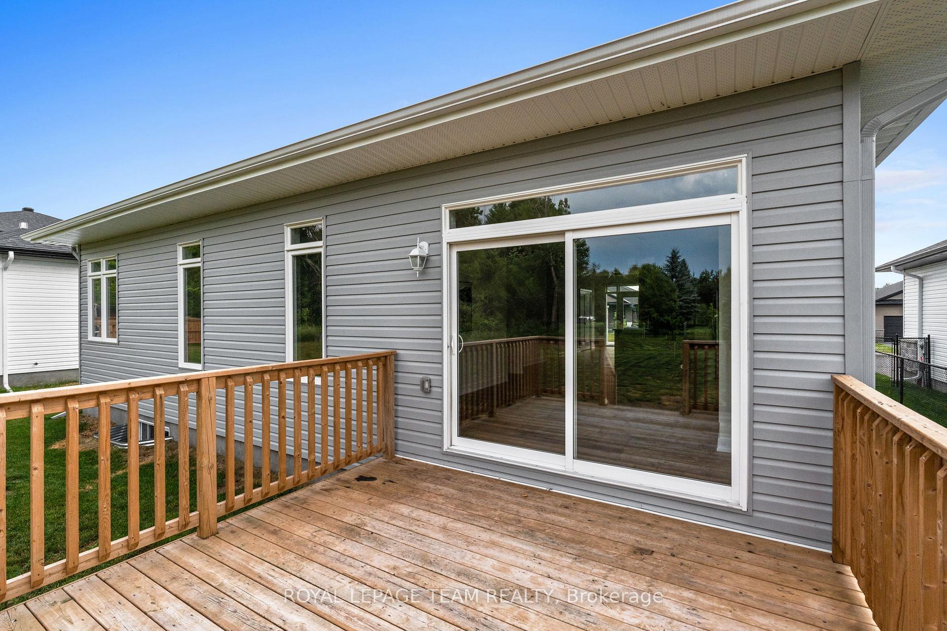 Photo 37 of 293 Wood Avenue, Smiths Falls — HOMEH