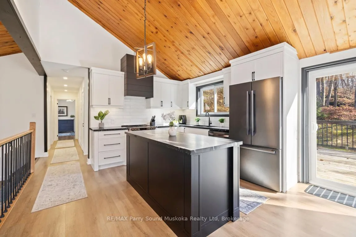 Photo 15 of 336 Clear Lake Road, Seguin — HOMEH