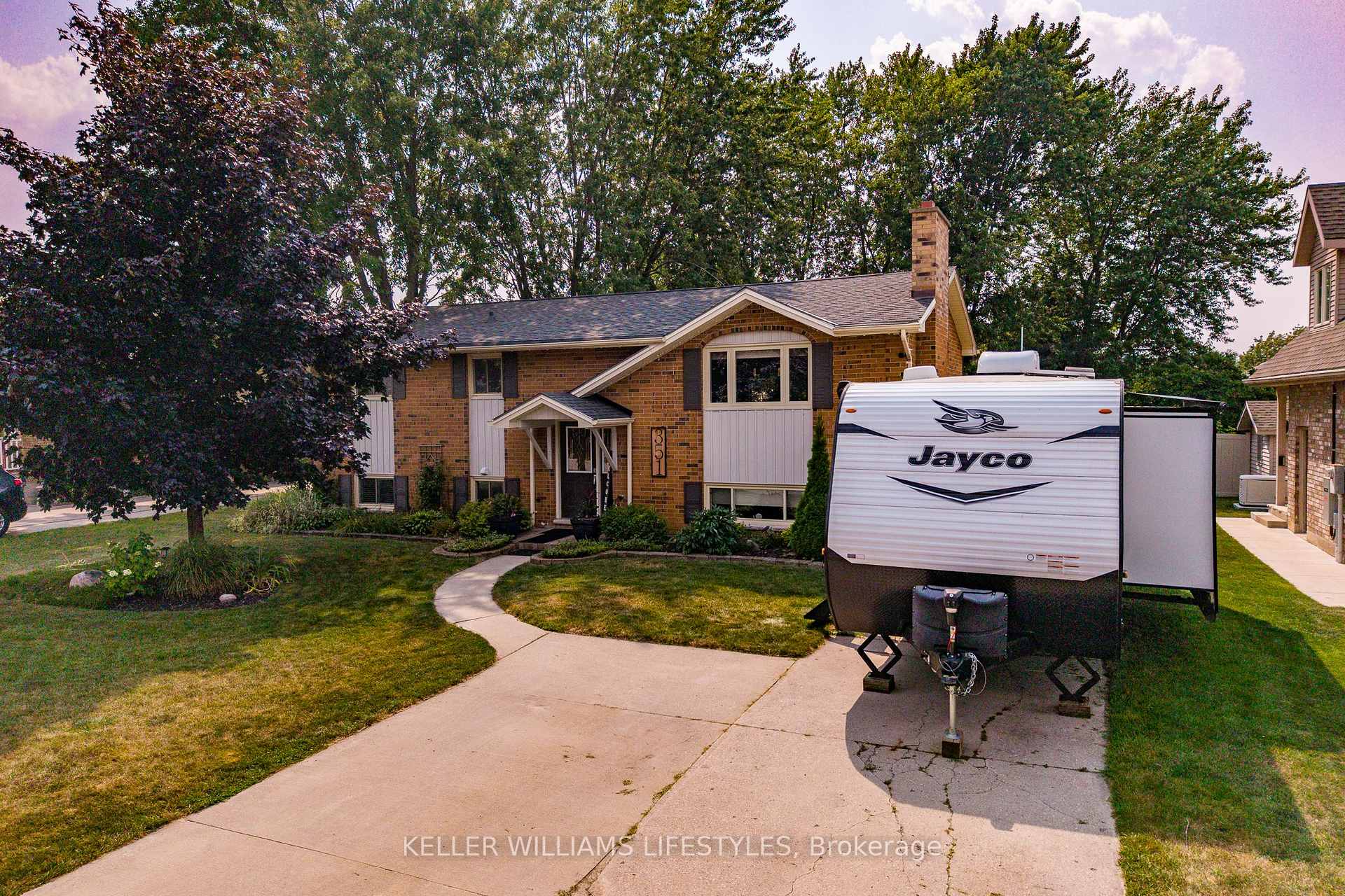 Photo 2 of 351 Motz Boulevard, South Huron, Exeter — HOMEH