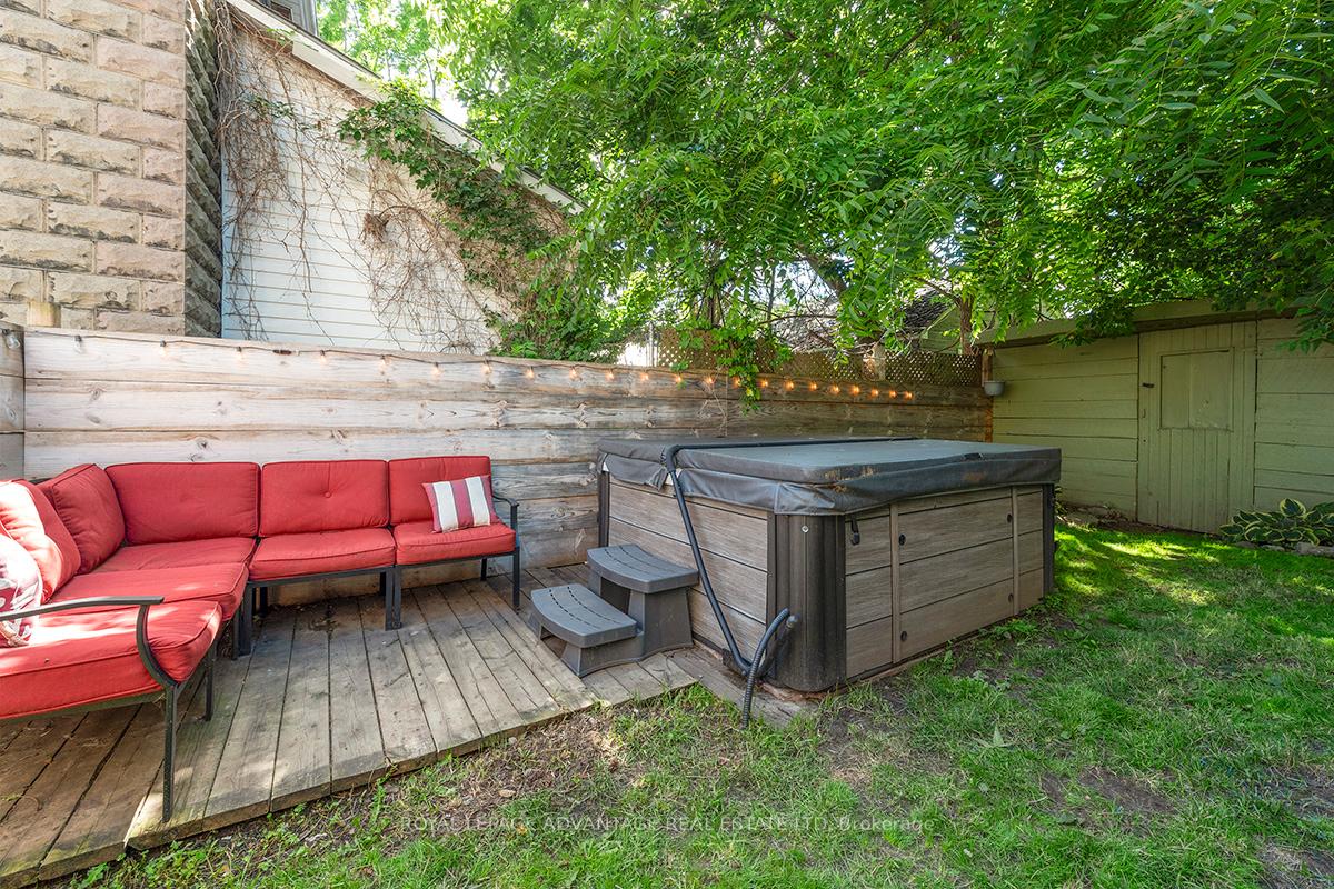 Photo 5 of 6 Foster Avenue, Smiths Falls — HOMEH
