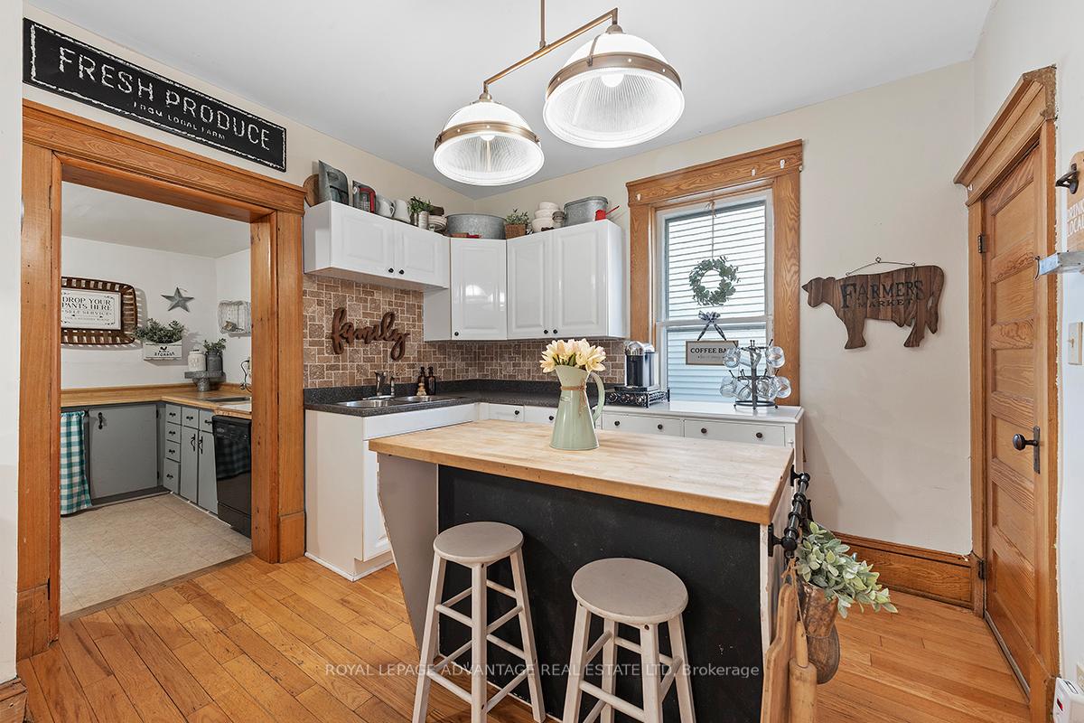 Photo 17 of 6 Foster Avenue, Smiths Falls — HOMEH