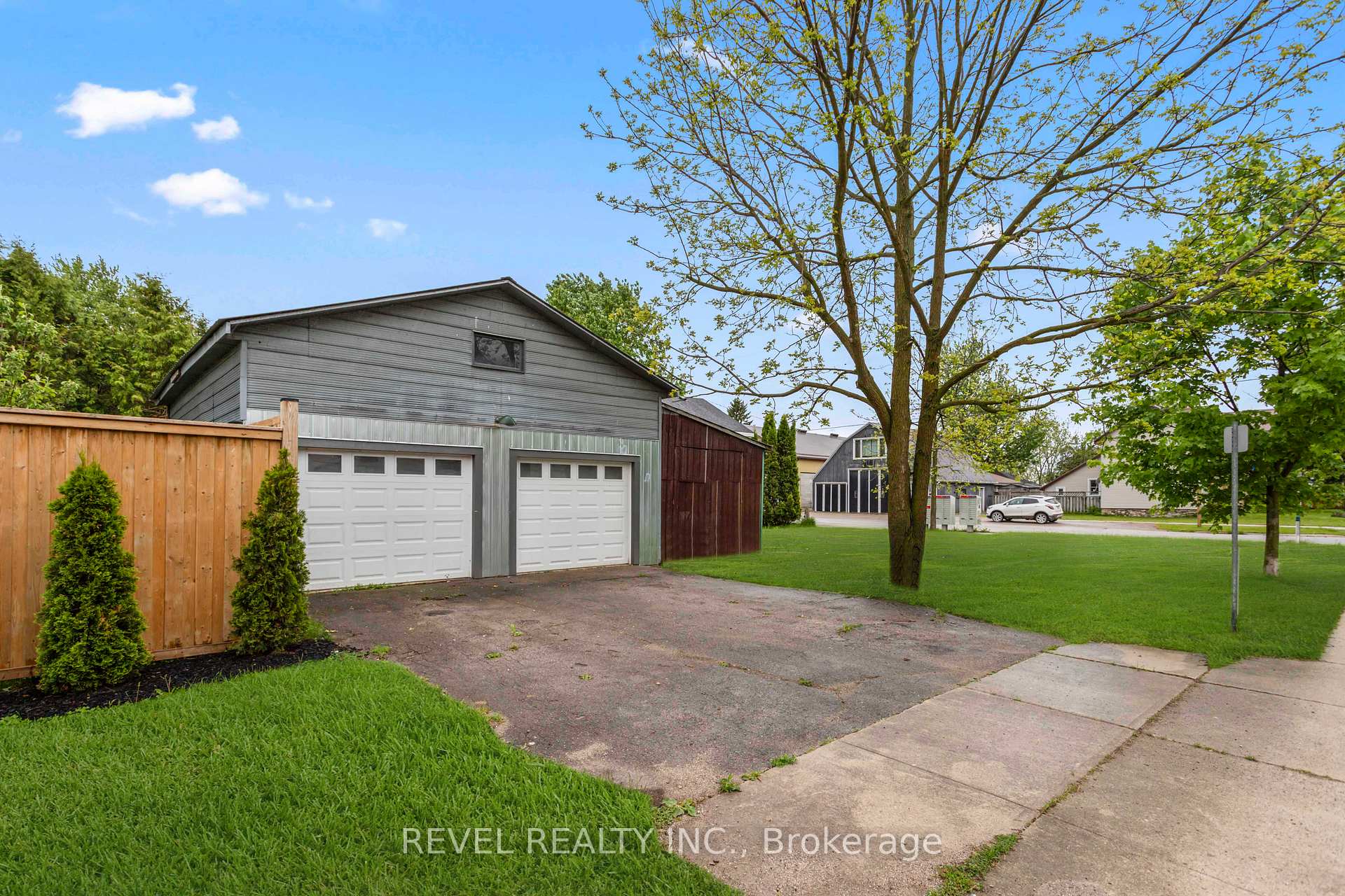Photo 49 of 15 Victoria Avenue E, South Huron, Stephen — HOMEH