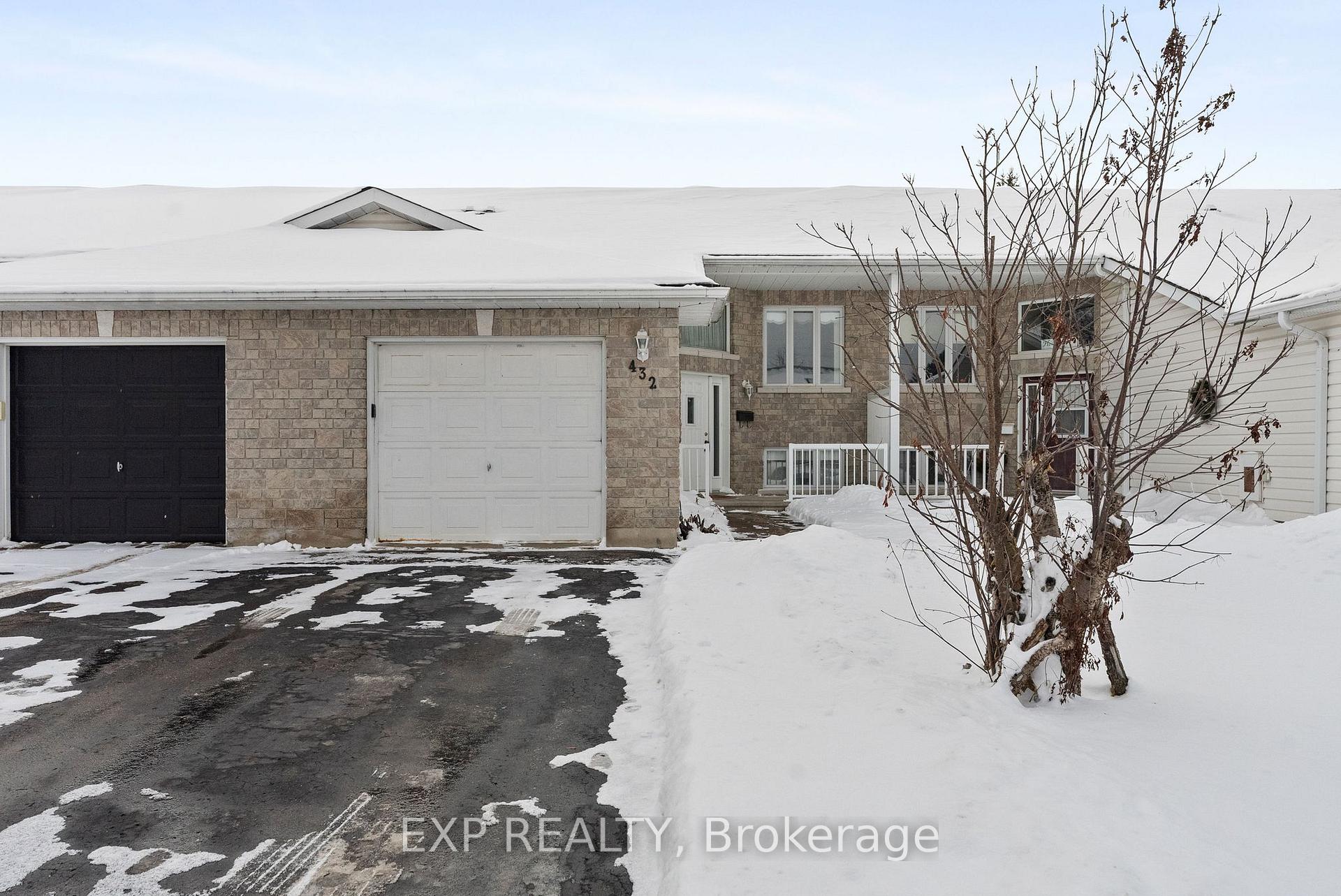 Photo 2 of 432 Mayhew Street, Renfrew — HOMEH