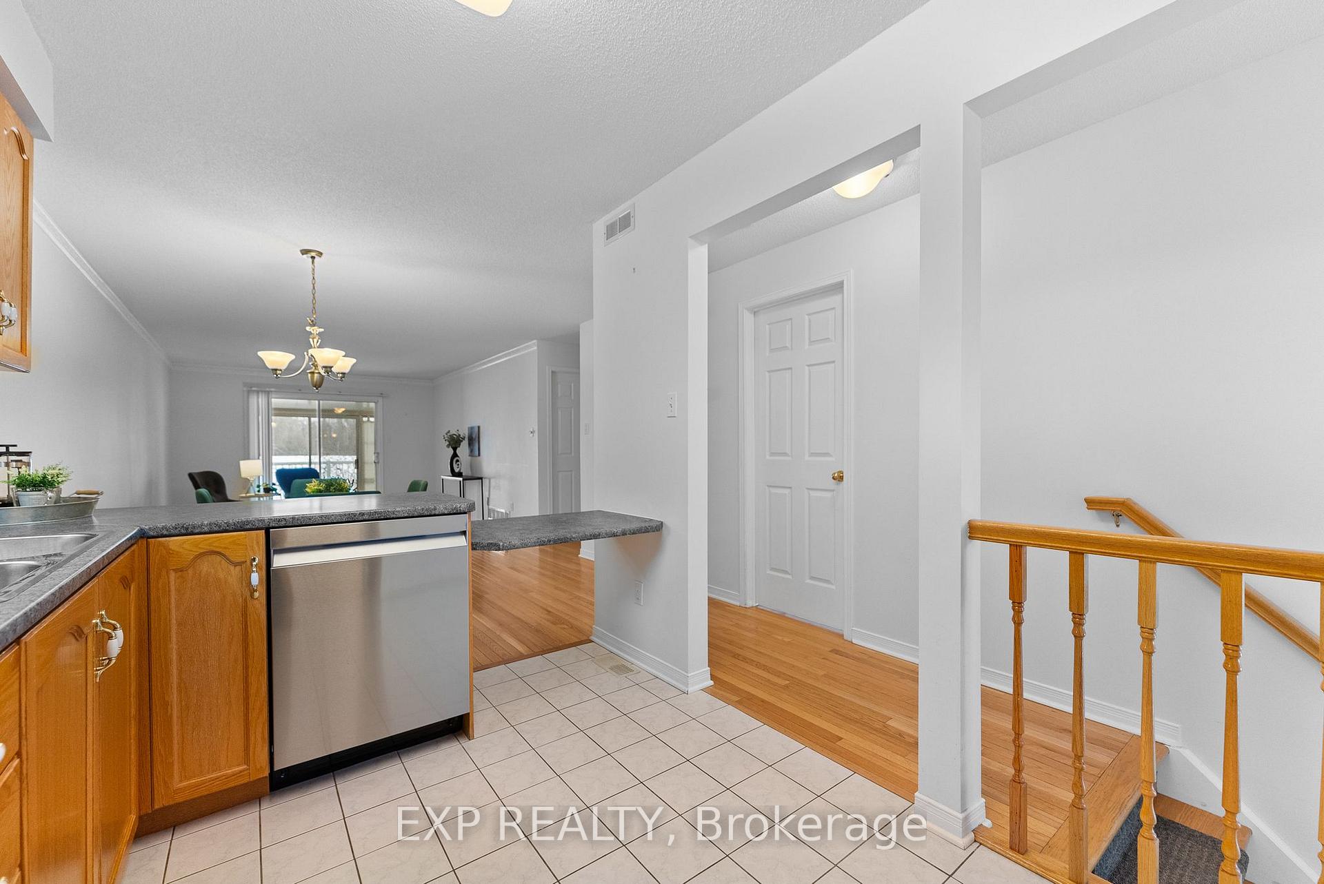 Photo 9 of 432 Mayhew Street, Renfrew — HOMEH