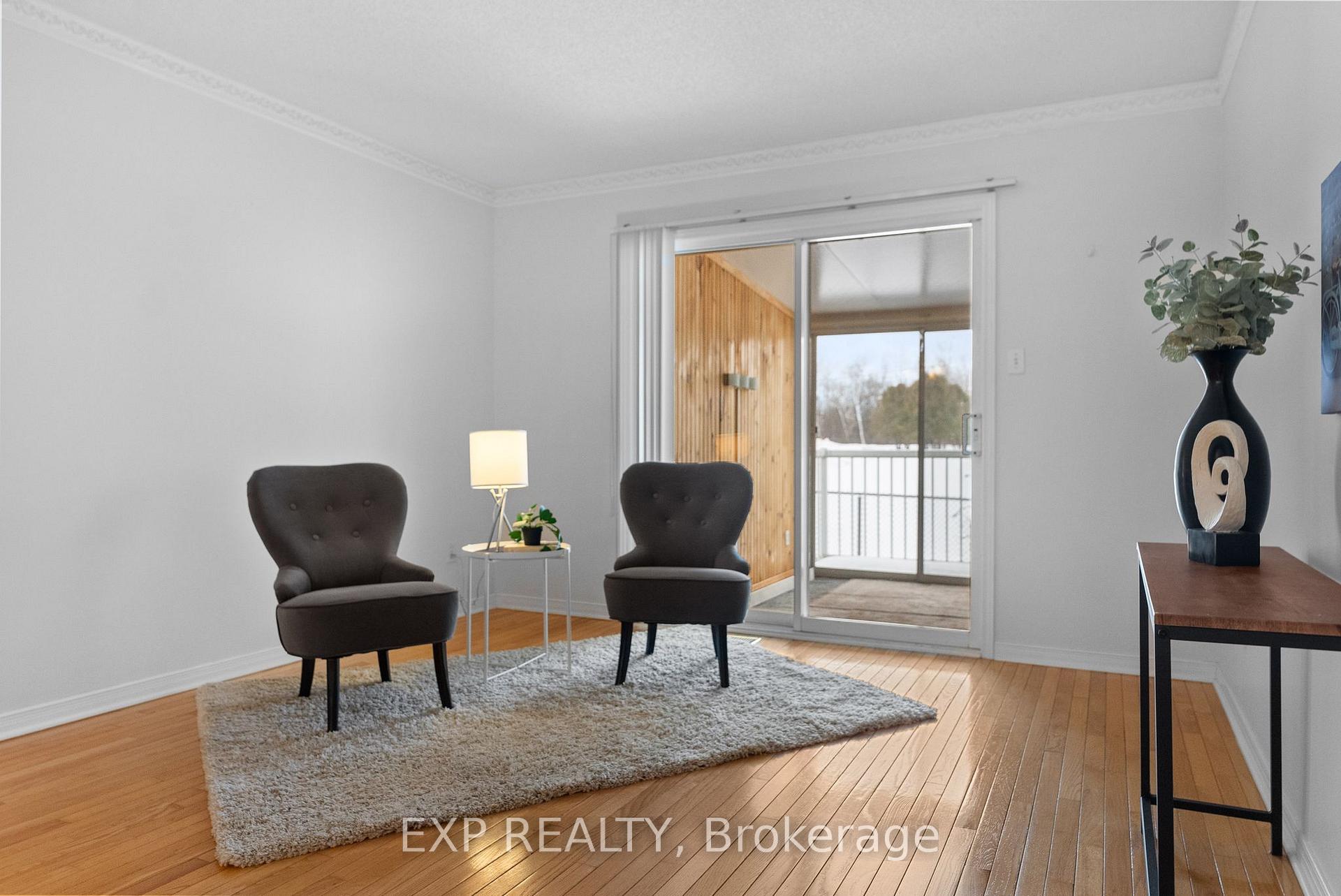 Photo 12 of 432 Mayhew Street, Renfrew — HOMEH