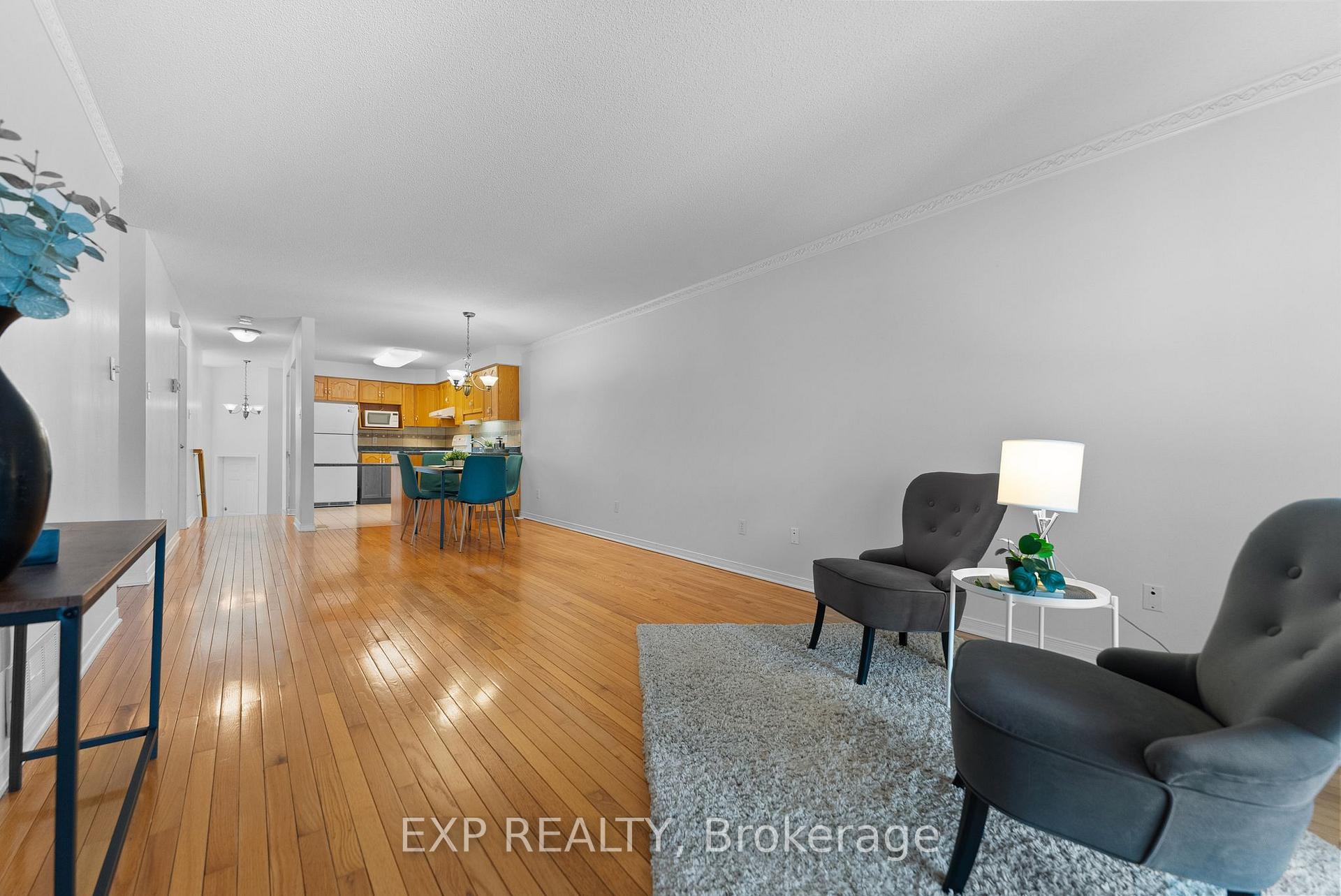 Photo 13 of 432 Mayhew Street, Renfrew — HOMEH