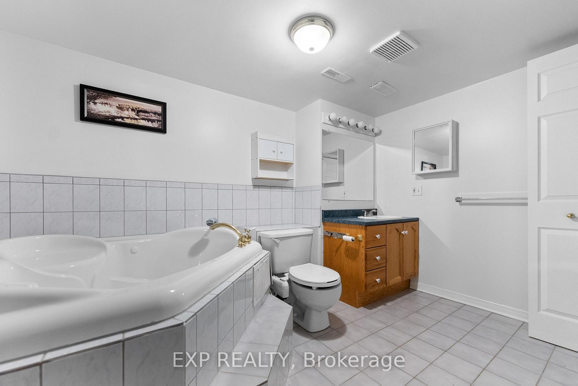 Photo 22 of 432 Mayhew Street, Renfrew — HOMEH