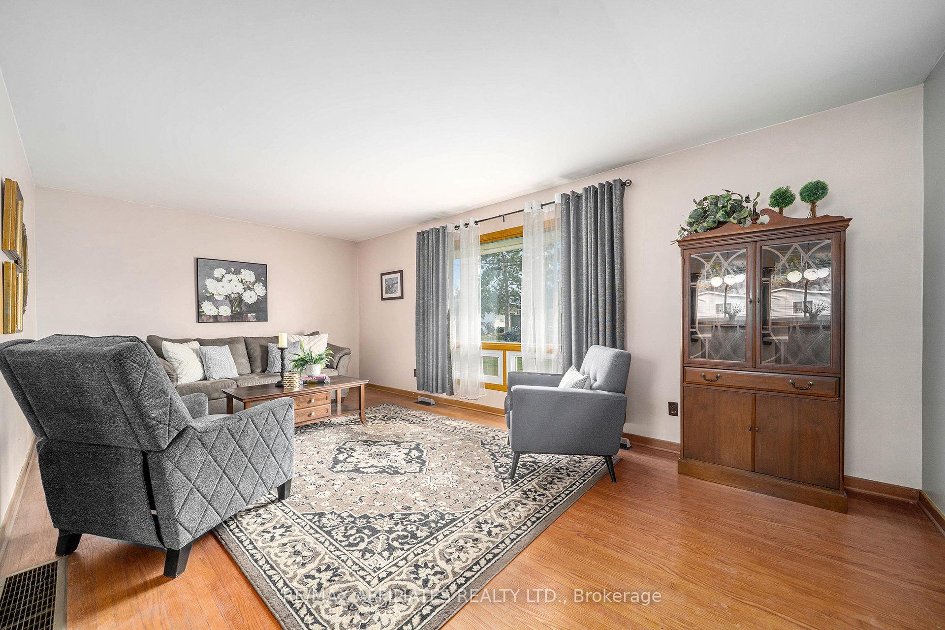 Photo 4 of 195 Isabella Street, Smiths Falls — HOMEH