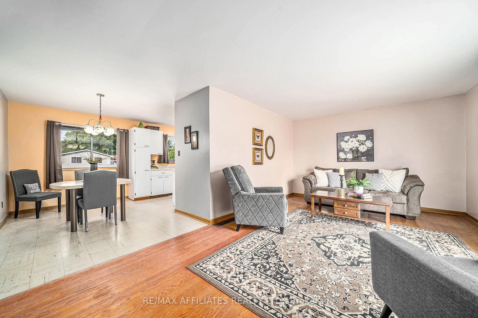 Photo 5 of 195 Isabella Street, Smiths Falls — HOMEH
