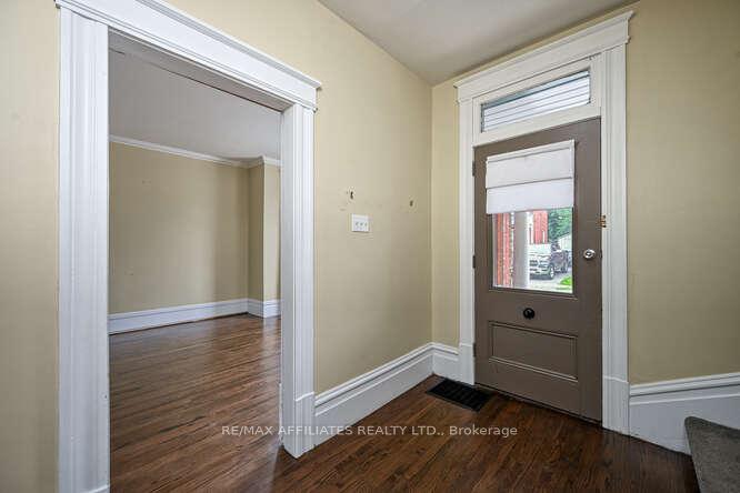 Photo 5 of 28 Kensington Avenue, Smiths Falls — HOMEH