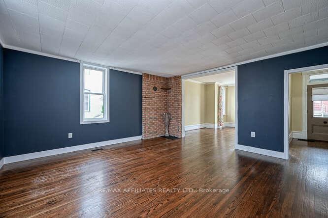 Photo 10 of 28 Kensington Avenue, Smiths Falls — HOMEH
