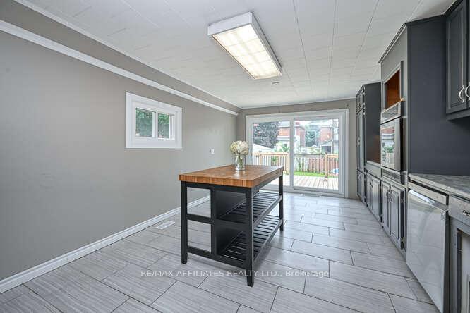 Photo 16 of 28 Kensington Avenue, Smiths Falls — HOMEH