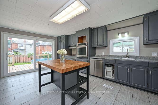 Photo 17 of 28 Kensington Avenue, Smiths Falls — HOMEH
