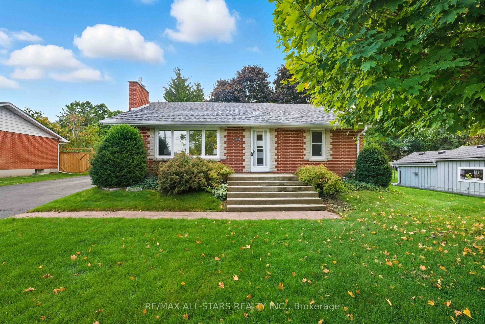 Photo 2 of 620 Queen Street, Scugog, Port Perry — HOMEH