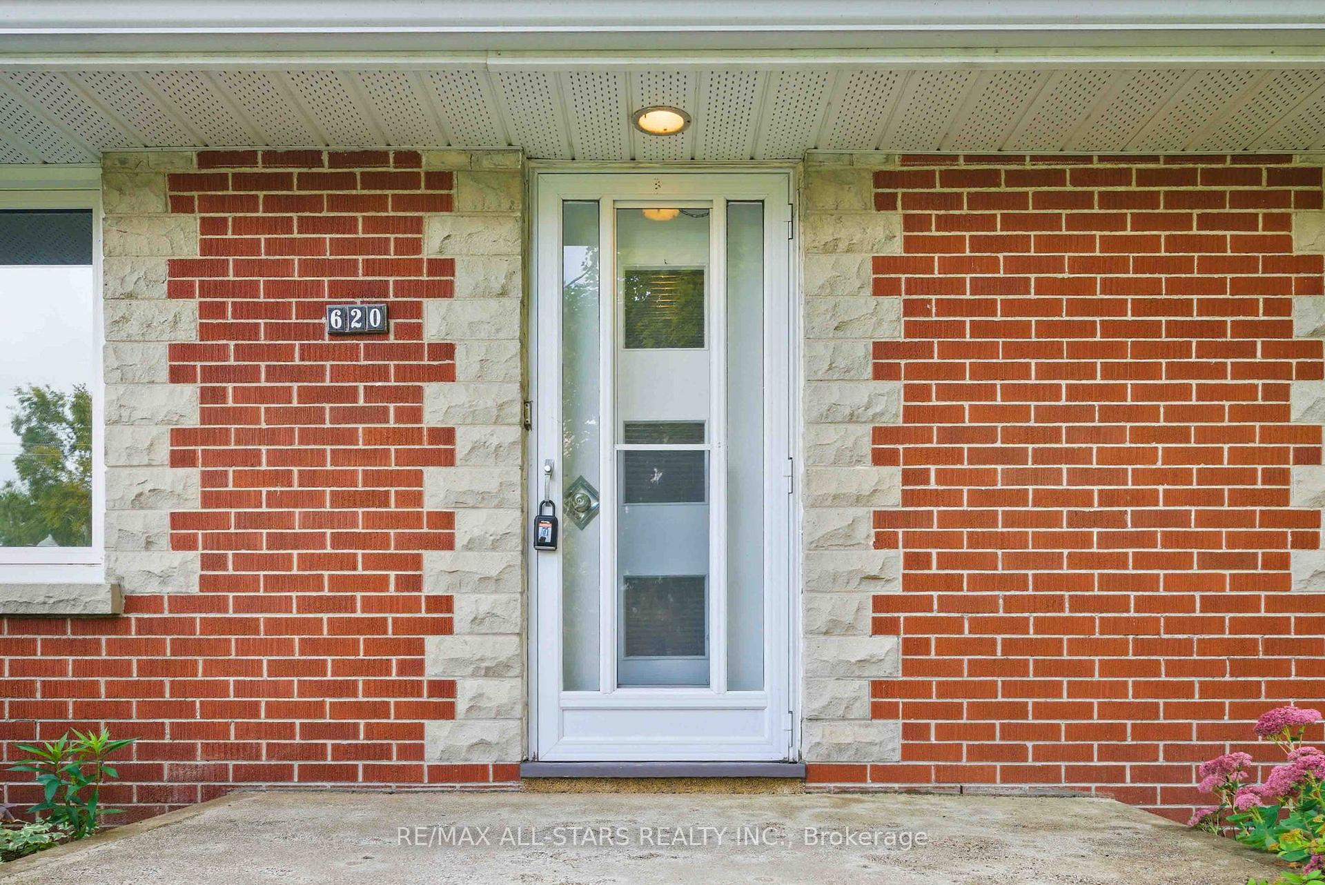Photo 5 of 620 Queen Street, Scugog, Port Perry — HOMEH